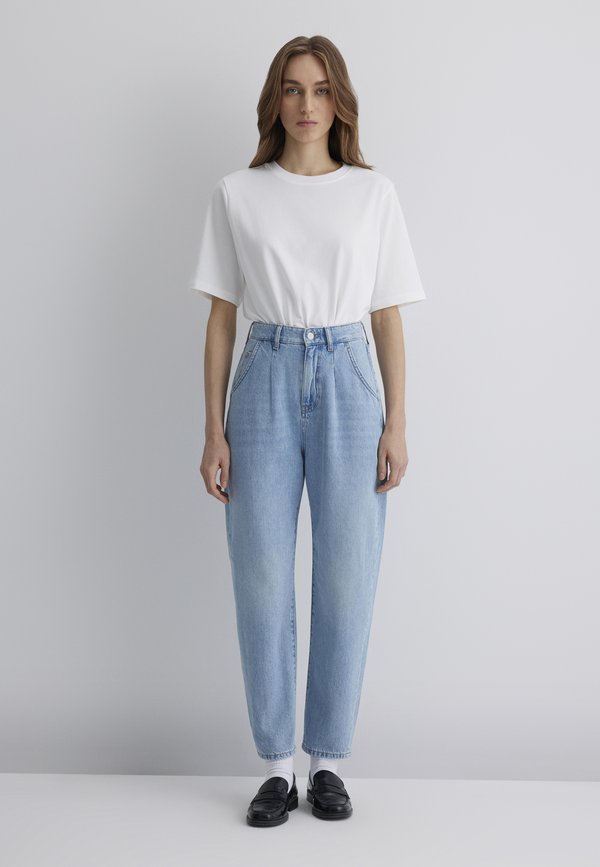 LAURA - Jeans Tapered Fit