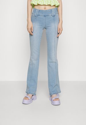 MISSY LOW RISE  - Vaqueros a campana - light-blue denim