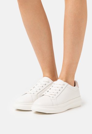 LEATHER - Sneakersy niskie - white/light pink