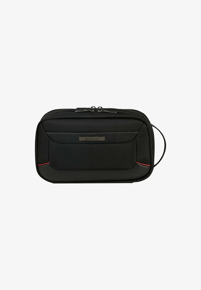 Schwarze multifunktionale Tasche mit einer strukturierten Oberfläche, Reißverschluss, Außentasche, dezenten roten Akzenten und einem schlanken Design.