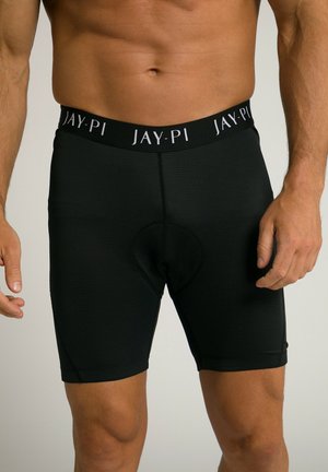 Sorte atletiske shorts med en tætsiddende pasform, struktureret stof og et mærket elastisk taljebånd med "JAY-PI" i hvid skrift.
