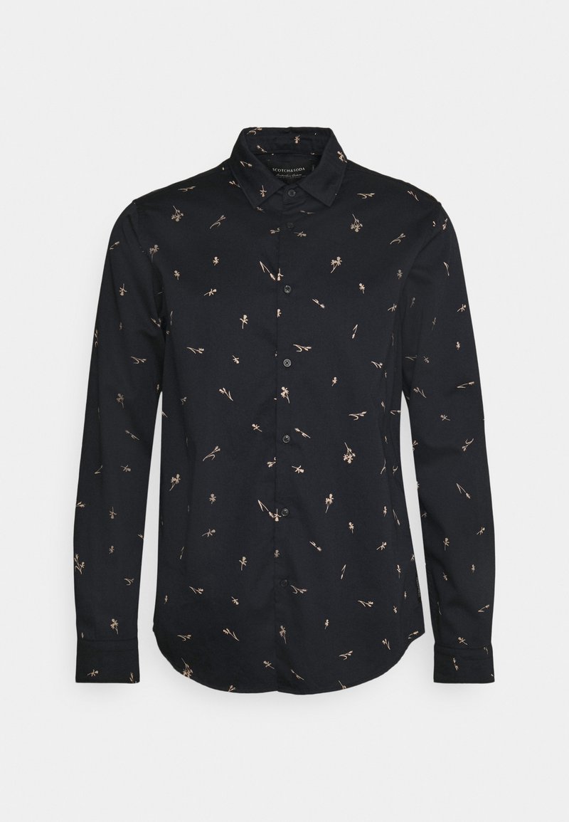 Czarna koszula na długi rękaw z guzikami, ozdobiona drobnymi beżowymi kwiatowymi wzorami równomiernie rozmieszczonymi na tkaninie, z klasycznym kołnierzykiem.
