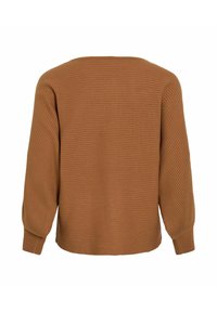Pull en maille côtelée marron avec un design ample, des manches larges et un ourlet droit. La texture est douce et la couleur est une teinte chaude et terreuse.
