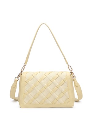 Sac à bandoulière beige avec motif en cuir tressé, forme rectangulaire et sangle amovible avec fermoirs métalliques dorés.