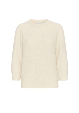 Pull en tricot torsadé couleur crème avec un col rond, des manches trois-quarts et une finition texturée. Coupe droite, sans matériel visible.