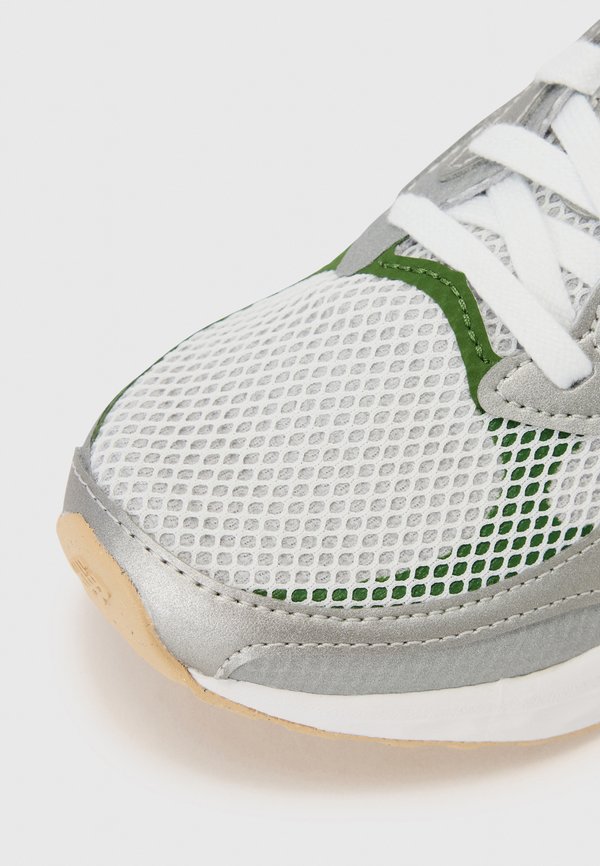 FRESH FOAM ARISHI V4 - Road running shoes - raincloud2