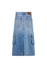 Gonna di jeans con vita alta, taglio a lunghezza ginocchio, due tasche laterali e un lavaggio blu sbiadito, con uno spacco centrale sul retro per facilitare i movimenti.