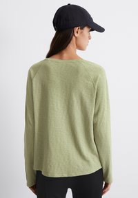 Marc O'Polo DENIM RAGLAN SLEEVES - Long sleeved top - green bay