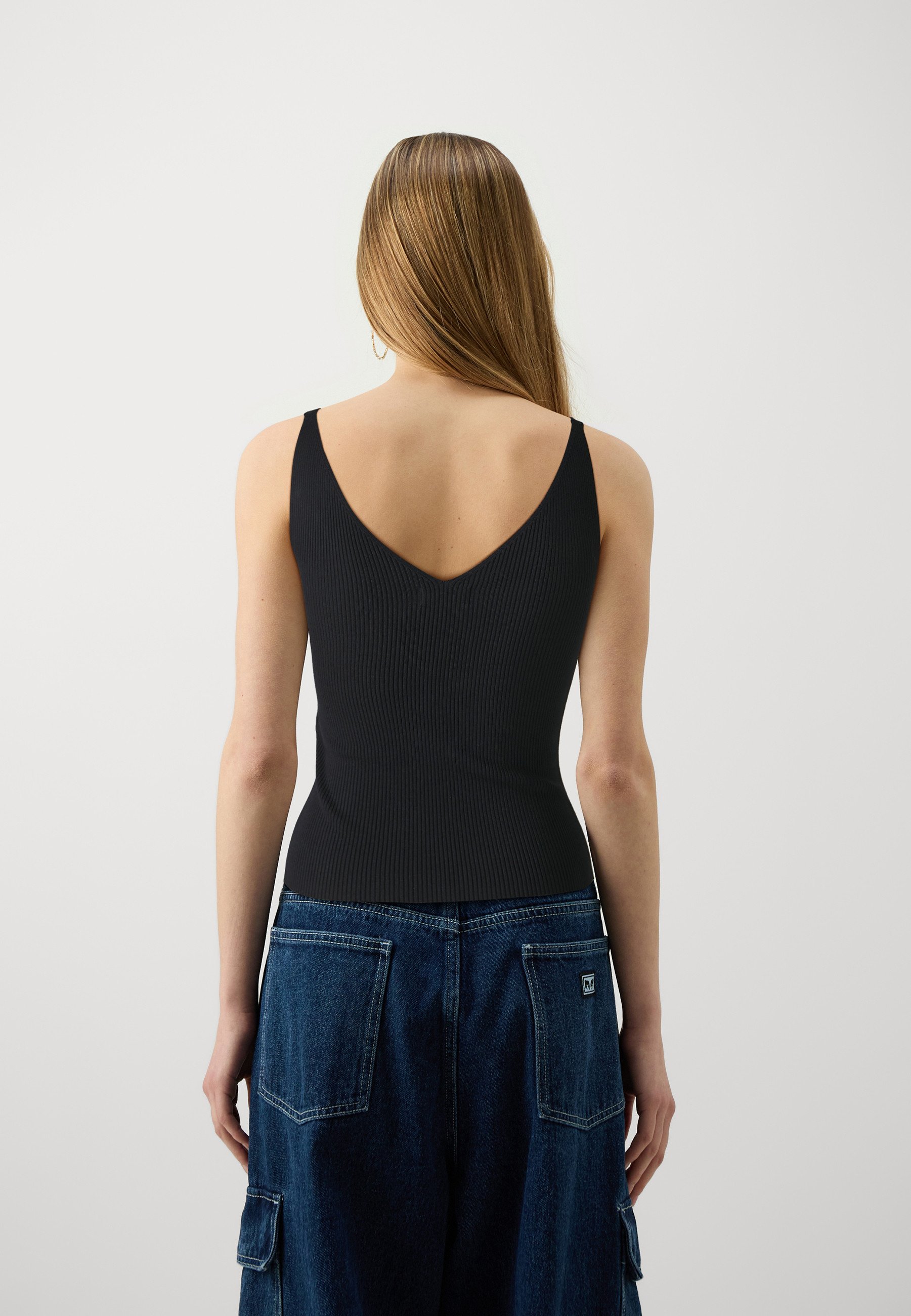 JDY Damen Noos Top – Gestricktes Tank Top Mit V-Ausschnitt, Schmeichelhafte Passform Für Sommer