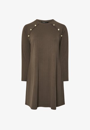 Bordeaux geribbelde tuniek met lange mouwen, een ronde halslijn en decoratieve gouden knopen langs de schoudernaden.