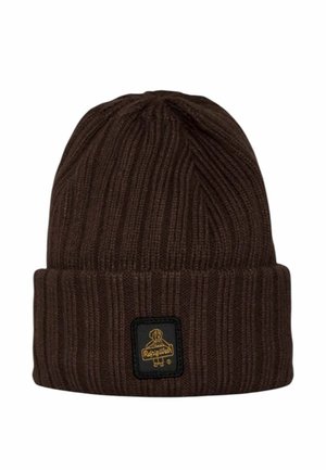 Cappello a cuffia a coste marrone scuro lavorato a maglia con risvolto e piccola toppa quadrata con logo di cane e testo sul davanti.