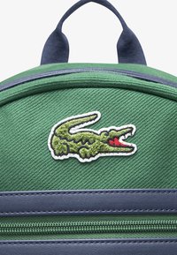 Lacoste VARSITY BACKPACK UNISEX - Skolväska - vert