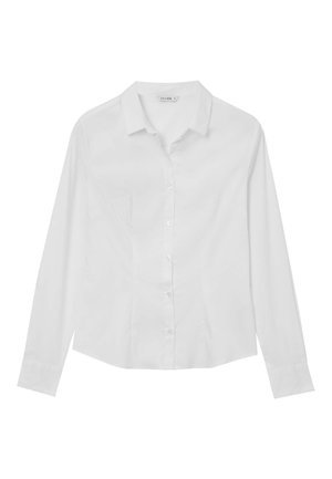 Camicia bianca a maniche lunghe con colletto, tessuto liscio e vestibilità su misura. Presenta un orlo dritto e chiusura con bottoni classica.