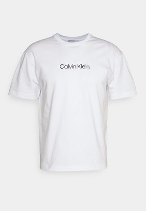 Calvin Klein HERO LOGO COMFORT - Paprasti marškinėliai - bright white