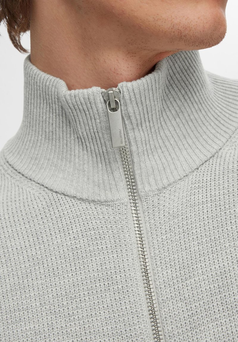 Gilet polaire poches latérales zippées. - Molli & Co - Le vide-dressing