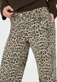 ONLY Vaqueros a campana - washed black