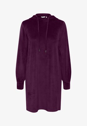 Fioletowa sukienka dresowa uszyta z miękkiego materiału, z kapturem, sznureczkami do regulacji oraz długimi rękawami z elastycznymi mankietami. Gładka faktura.