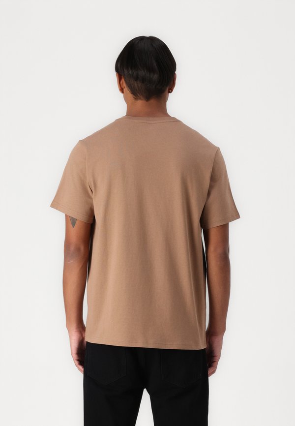 GO TO STAR LOGO STANDARD UNISEX - Print T-shirt - mushroom forage2