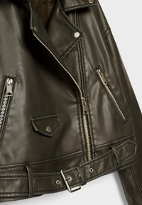Stradivarius Veste en similicuir - khaki