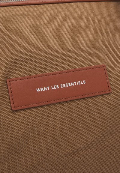WANT Les Essentiels KELOWNA WEEKENDER UNISEX - Reisikott - dark camel