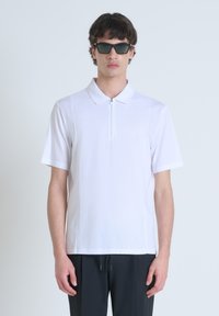 Nije odabrano, white