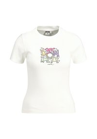T-shirt bianco in cotone con maniche corte, caratterizzata da un design grafico multicolore di figure umane astratte in rosa, giallo, verde e viola.