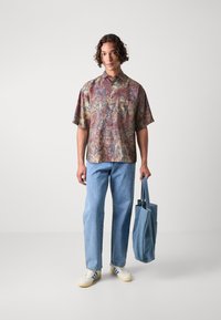 Jack & Jones JCOLAVA BOXY - Ing - brown