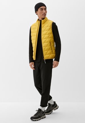 s.Oliver, IM MUSTER-MIX - Beanie - schwarz