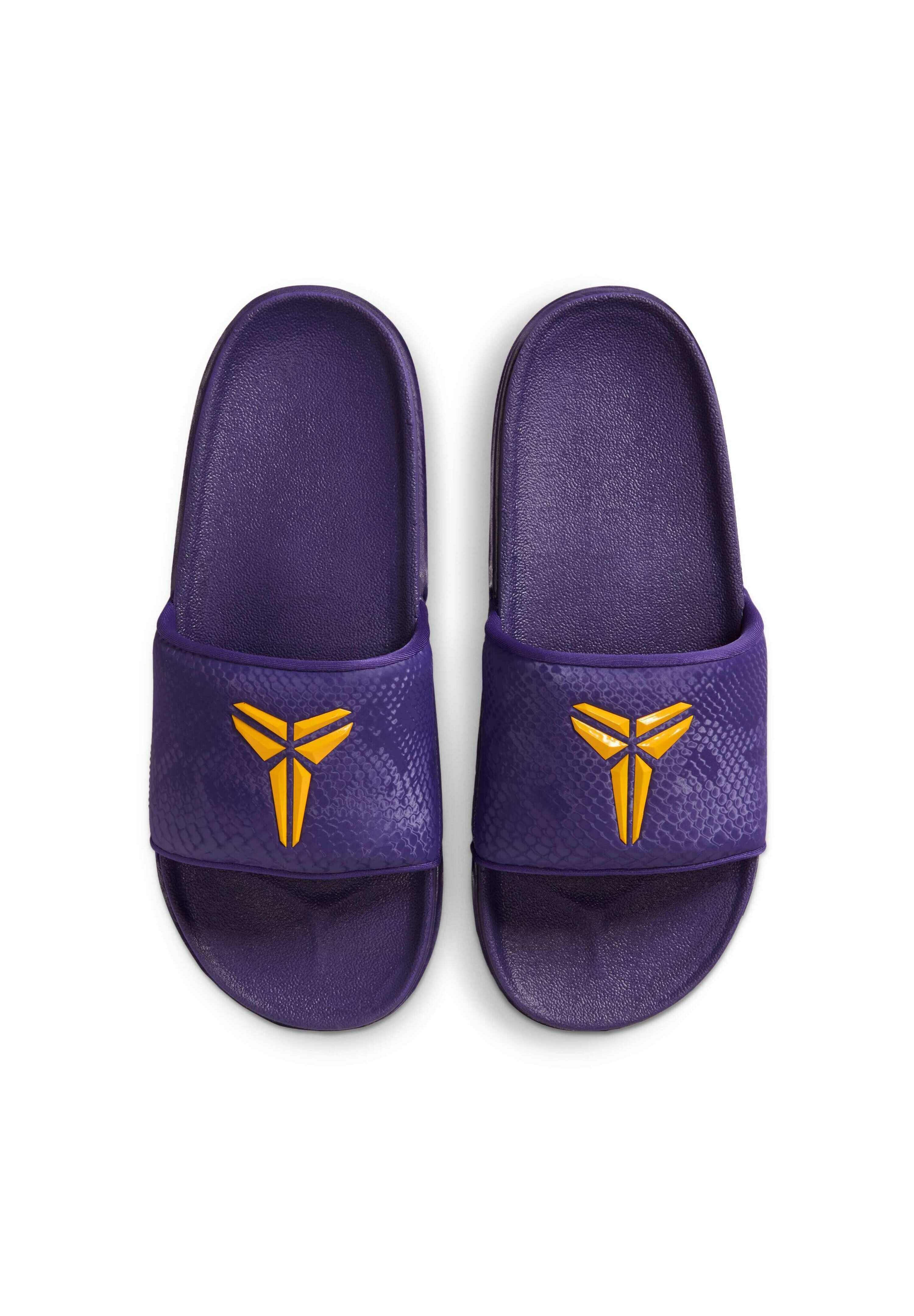 Nike Sportswear KOBE OFFCOURT - Sandales de bain - court purple university  gold/violet - ZALANDO.FR