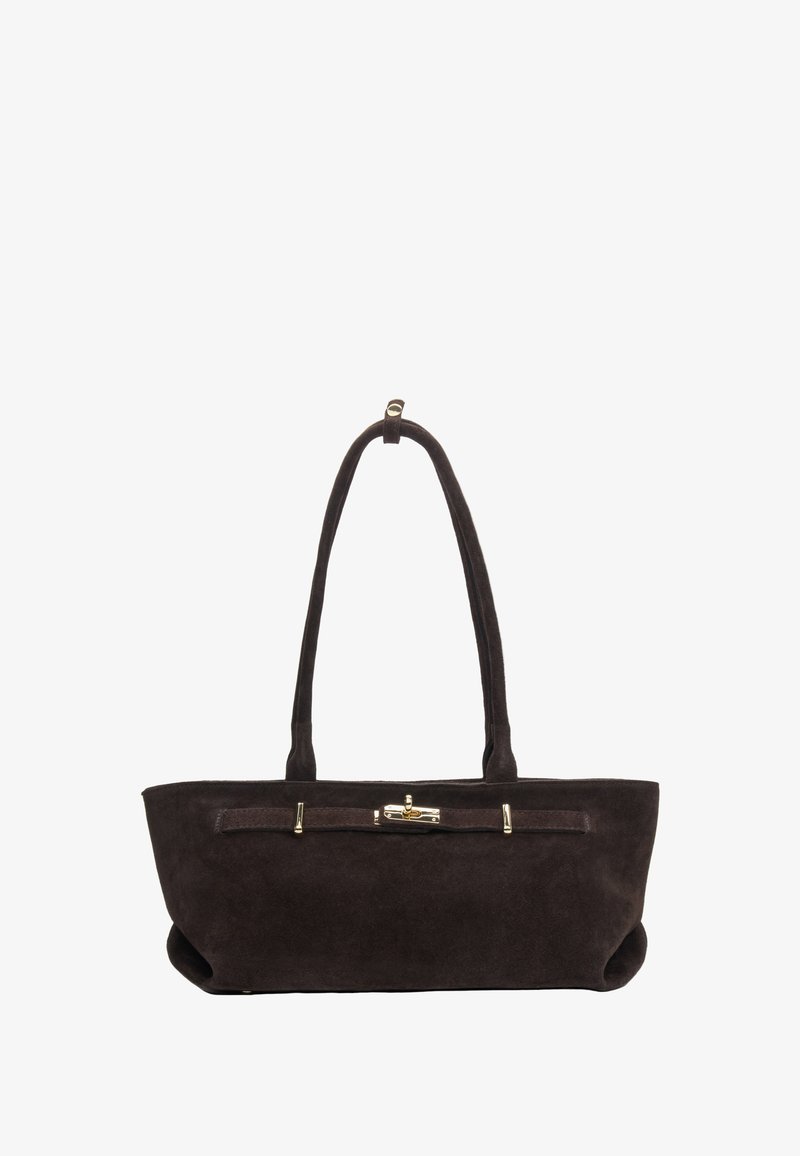 Bruine suède totebag met een rechthoekige vorm, twee schouderbanden en gouden hardware. Soepele textuur met een minimalistisch ontwerp.