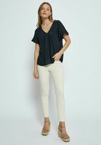 Desires AGGI V-NECK - Camicetta - black