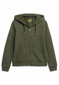 Sudadera con cremallera en color verde oliva, hecha de tela suave, que presenta una cremallera frontal, cordones y dos bolsillos laterales con puños y bajo de canalé.