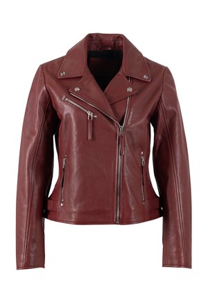 Bordeaux leren motorjack met zilveren ritsen, een gekartelde kraag en een aansluitend ontwerp met zijritszakken.