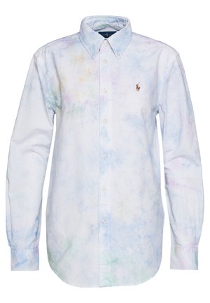 Chemise à manches longues boutonnée avec un léger motif tie-dye pastel et un petit logo brodé joueur de polo sur la poitrine.
