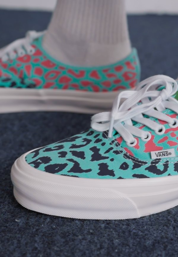 LX AUTHENTIC 44 UNISEX - Trainers3