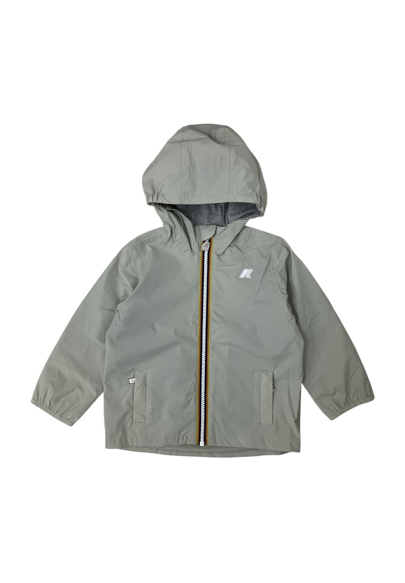 Giacca grigio chiaro con cappuccio, zip frontale nera e gialla, due tasche laterali e polsini elasticizzati, realizzata in materiale resistente all'acqua.
