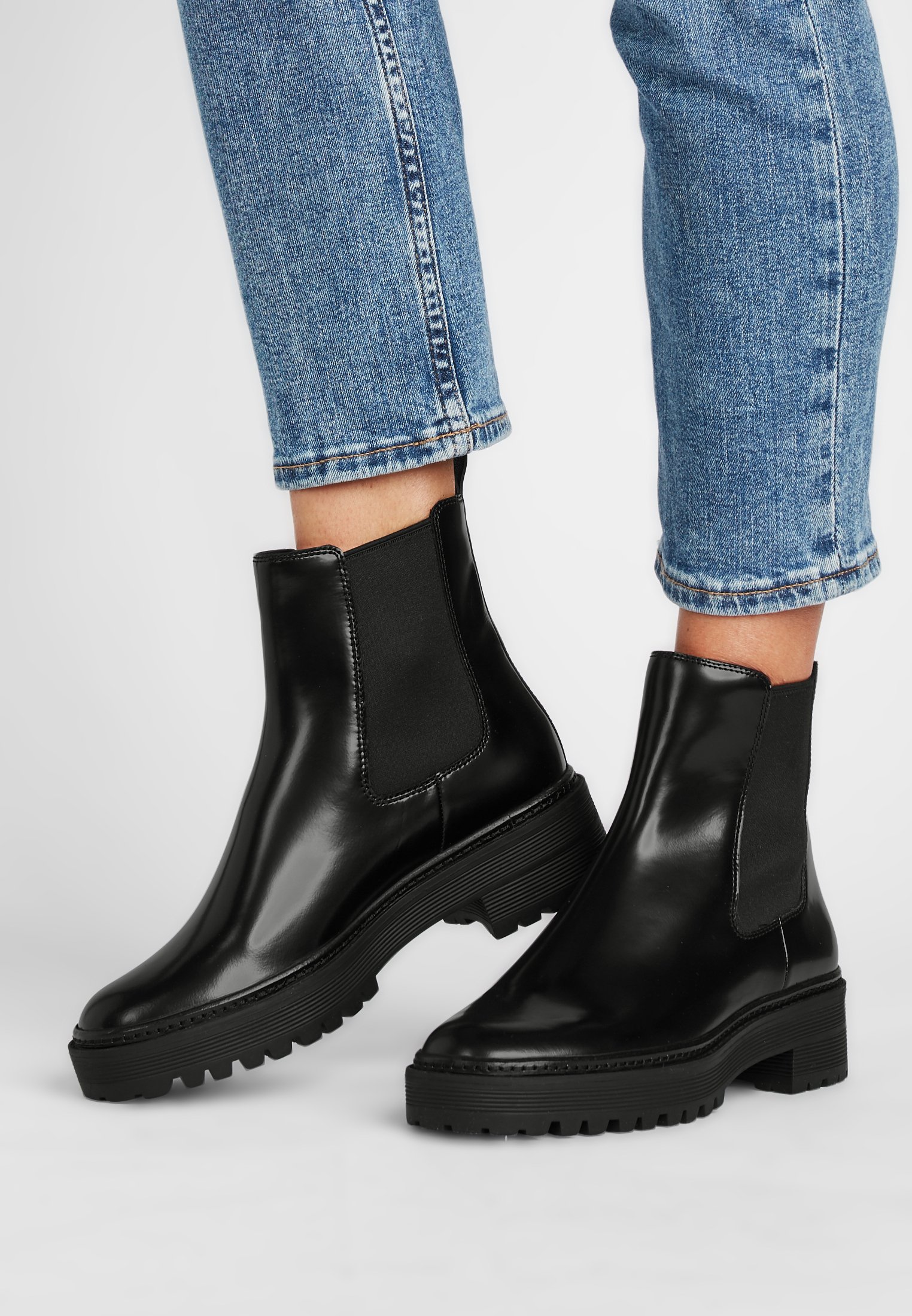 toby chelsea boot