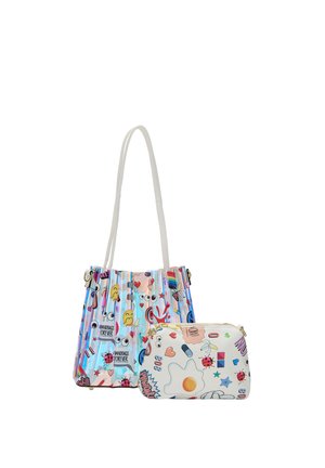 Grand sac cabas holographique et petite pochette blanche, tous deux avec des motifs colorés de style bande dessinée incluant des yeux, des cœurs, des œufs et des coccinelles.