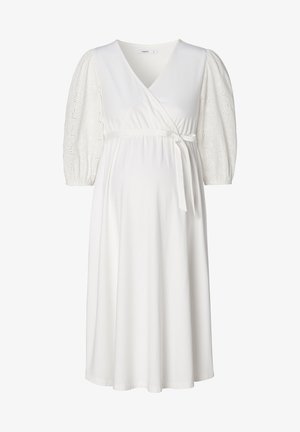 Witte zwangerschapswikkeldress met korte pofmouwen, voorzien van kantdetails, een gestrikte taille en een vloeiende A-lijn silhouet.