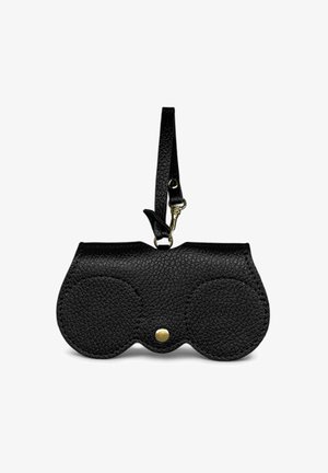 Porte-monnaie en cuir noir avec une finition texturée, présentant un design arrondi, une fermeture à bouton-pression et une bandoulière amovible. Accents dorés inclus.