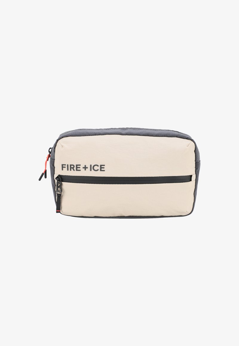 Borsa rettangolare imbottita di colore beige con parte superiore grigia scura, dotata di tasca frontale con zip, strisce nere e logo del marchio. Zip rossa.