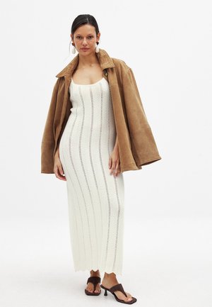 FLOWY - Strickpullover - offwhite