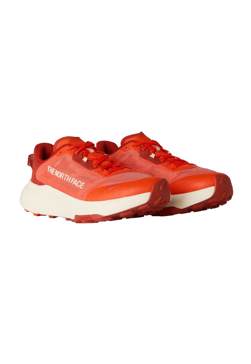 The North Face ALTAMESA - Sportovní boty - lava red iron clay