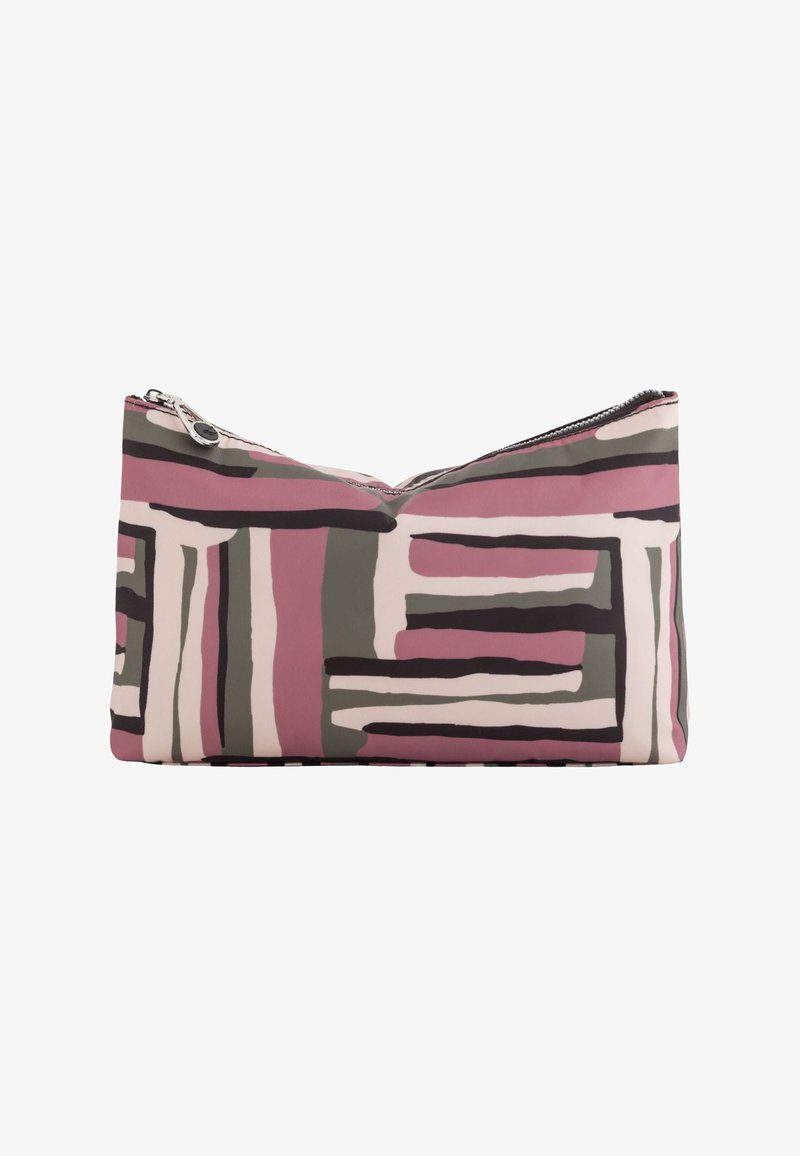 Clutch taske med geometrisk mønster i nuancer af pink, grå og sort. Blødt stof, lynlåslukning og skrå topform. Glat tekstur.