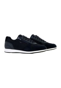 Scarpe sportive di colore blu scuro realizzate in mesh e suede, con una suola intermedia bianca, stringhe tonde e una cerniera laterale per un facile accesso.