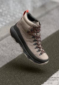 Columbia NEWTON ALPINE PT - Fjellsko - kettle/tangy orange