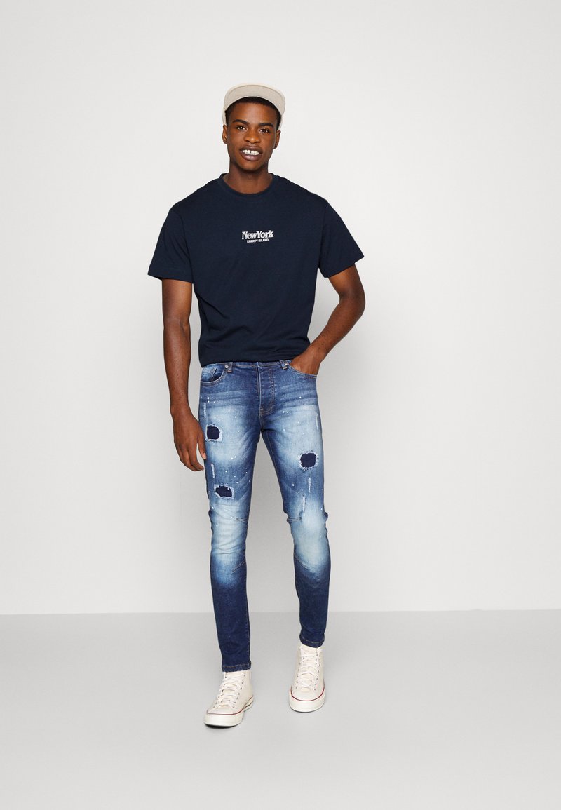 Jack & Jones JORTOKYO TEE CREW NECK UNISEX - Camiseta Estampada - Raven