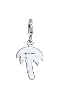 Sölj palmträd charm med en polerad yta; har detaljerade löv och stam; märkt "925 Ag" för äkthet av sterling silver.