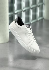 MC JULIEN - Baskets basses - white/marine