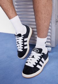 Não selecionado, core black/footwear white/off-white